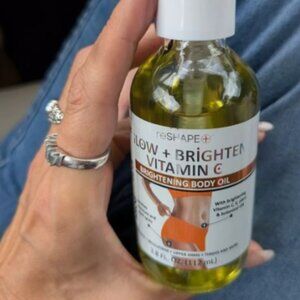 reShape Glow + Brighten Vitamin C / Brightening Body OIL